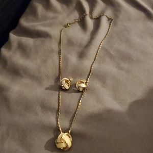 Necklace and earrings set